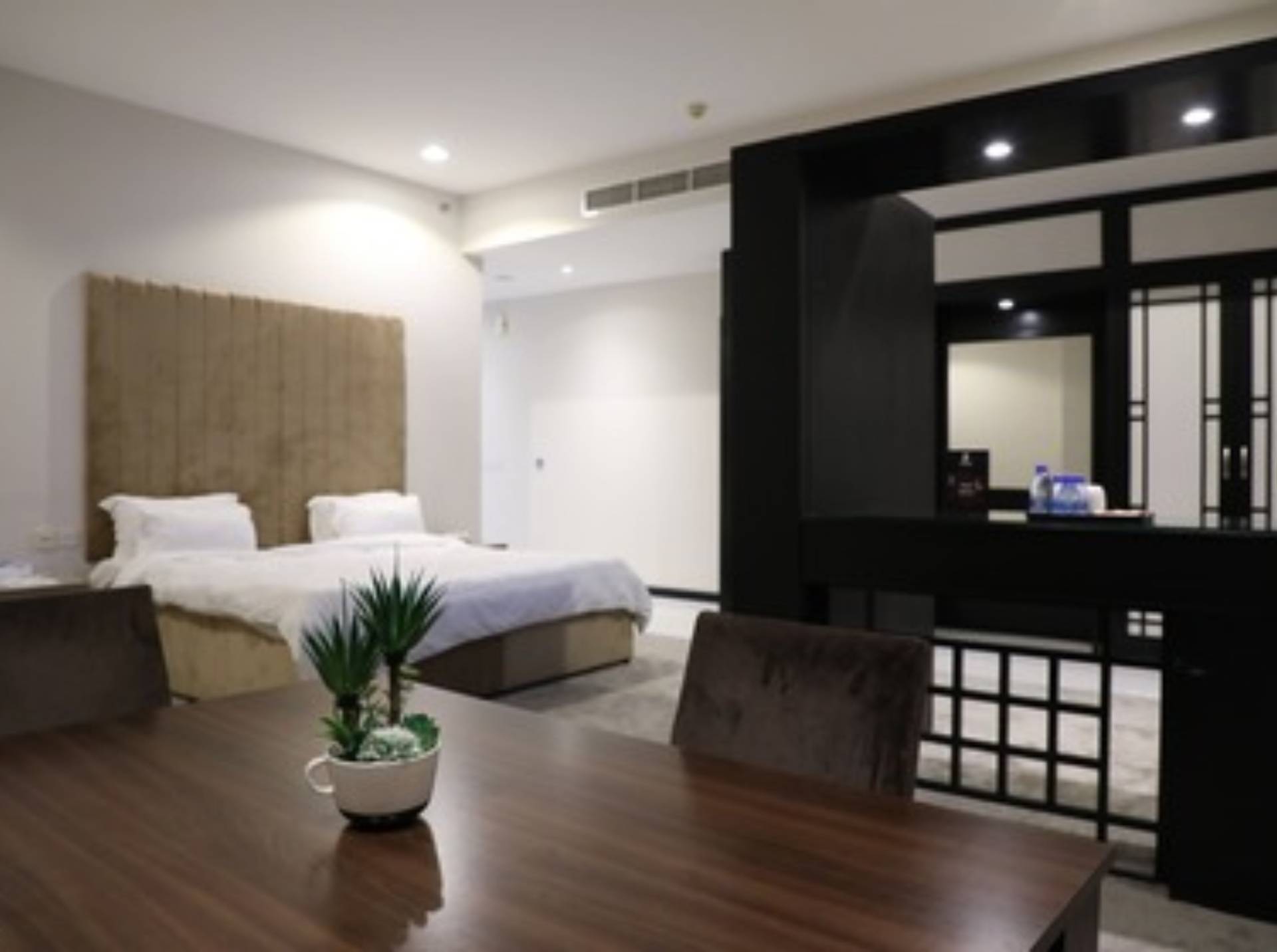 bed11040-851e-4a1c-a0cf-3426ab205759-1-scaled (2) bed11040-851e-4a1c-a0cf-3426ab205759-1-scaled (2)